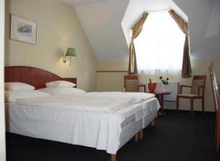 Gottwald Hotel Tatabánya Δωμάτιο φωτογραφία