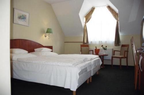 Gottwald Hotel Tatabánya Δωμάτιο φωτογραφία